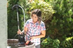 Scheppach Regenfasspumpe BAP350 350W, 4000 L/h, Max. Förderhöhe 11 M -Entspannender Garten 2260445000 prod 004