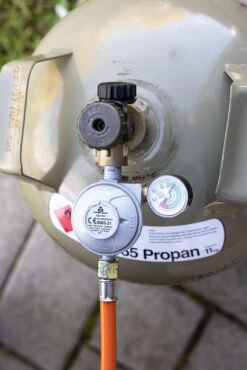 Landmann Druckminderer DE 50mbar Grau Inkl. Schlauchbruchsicherung -Entspannender Garten 2309717000 prod 005