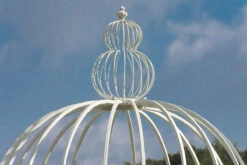 CLP Pavillon ROMANTIK Aus Pulverbeschichtetem Eisen I Runder Pavillon Mit Stilvollen Verzierungen L Bepflanzbarer Rankpavillon -Entspannender Garten 8600246500 13675493 prod 005